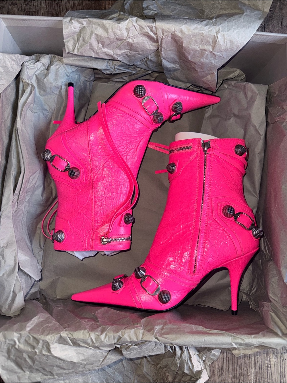 NWT Balenciaga Pink Cagole leather ankle boots sz 36